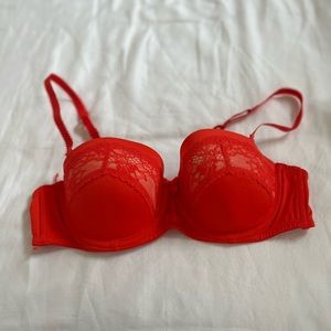 red bra (removable straps)